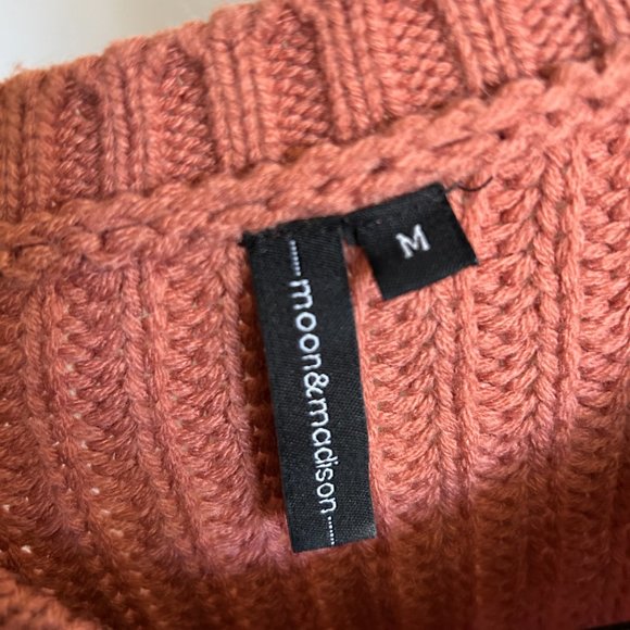 sweater - Picture 5 of 5